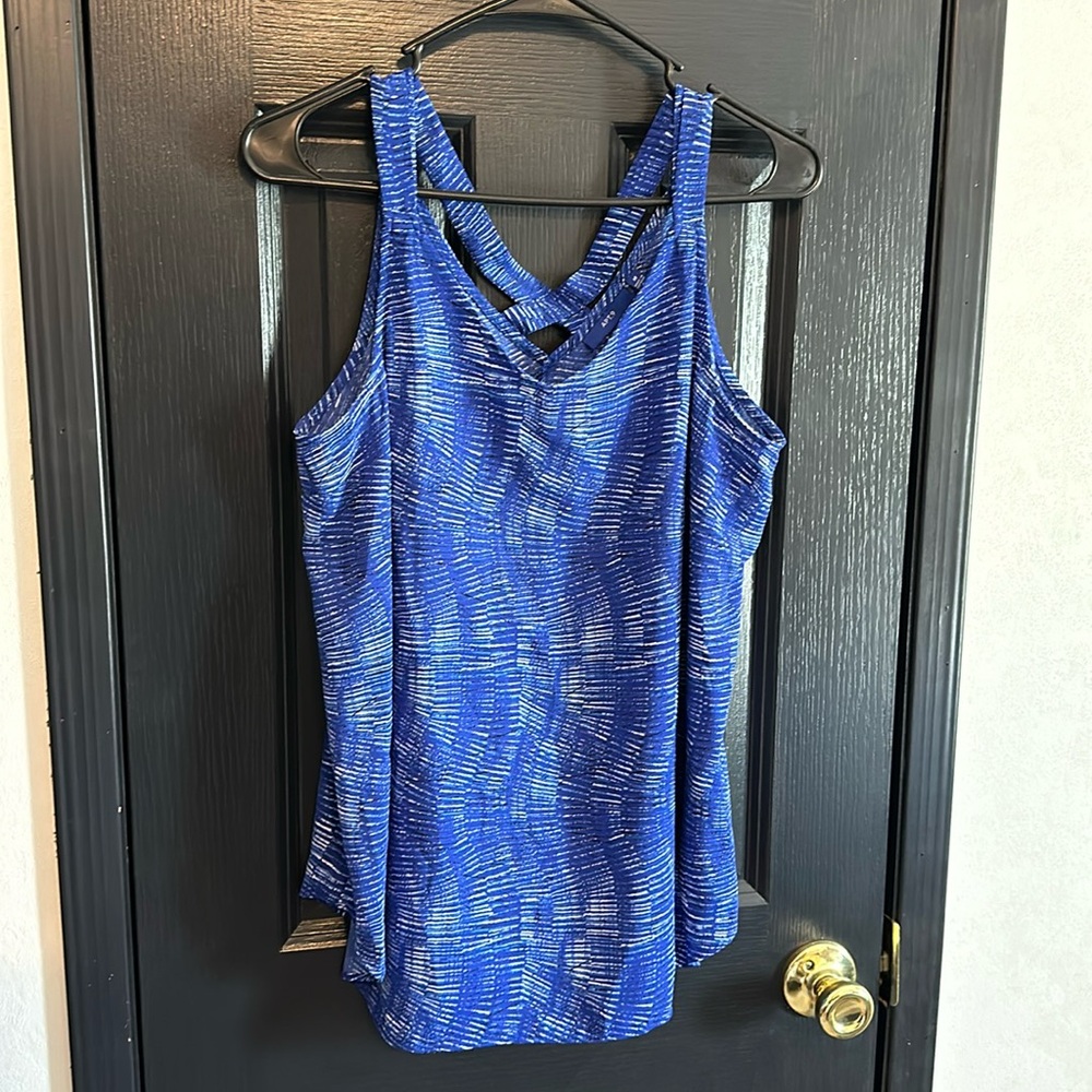 Blue and white tank